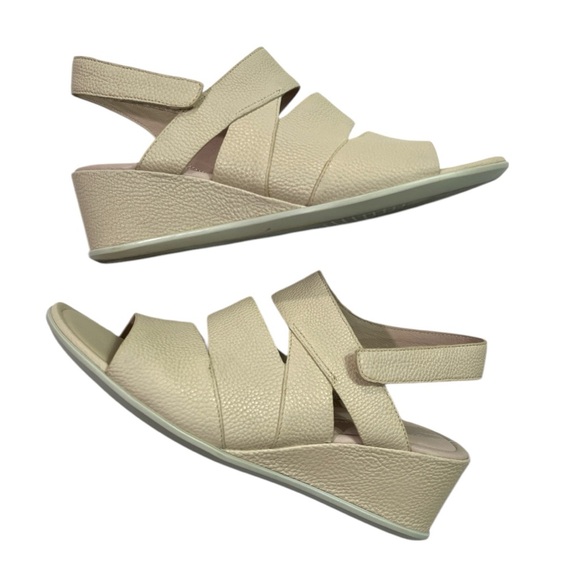 Ecco Women's Sandals - Cream - Picture 2 of 7